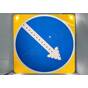 Светодиодный знак 4.2.1 дорожные желтая окантовка cо стробоскопами купить по недорогой цене от производителя со склада в Москве
