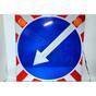 Светящиеся дорожные знаки 4.2.2 круглые временные два стробоскопа красно белый фон купить по недорогой цене в Москве
