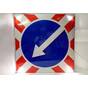 Знак светодиодный дорожный 4.2.1 - 4.2.2 полосатый щит импульсный светящийся стрелка объезд препятствия для дороги купить по недорогой цене от производителя в Москве