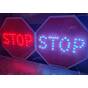 Светодиодные дорожные знаки  на щите мигающий светящийся купить по недорогой цене от производителя в Москве
